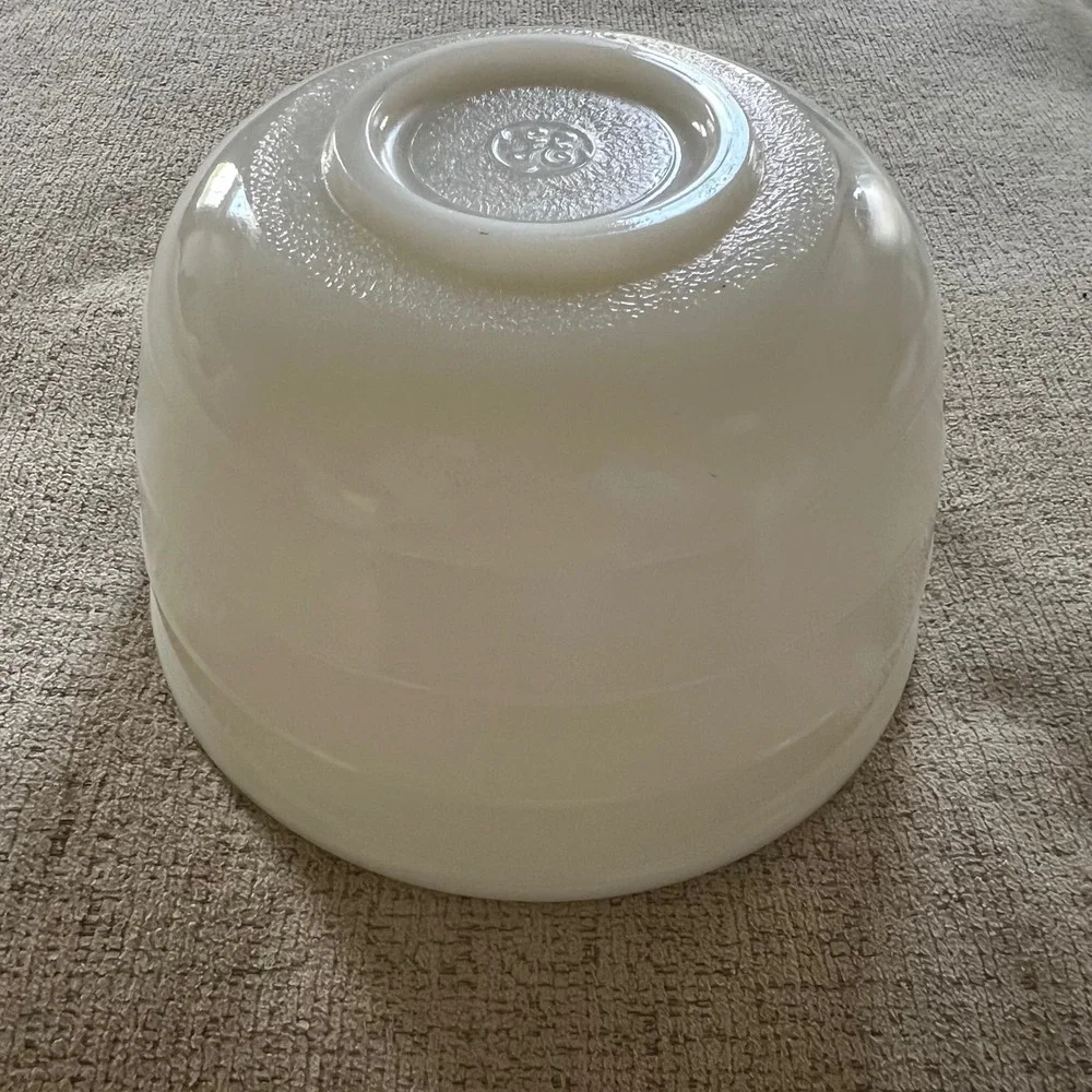 Vintage General Electric Milk Glass Mixing Bowl White Ribbed Beehive 7.5